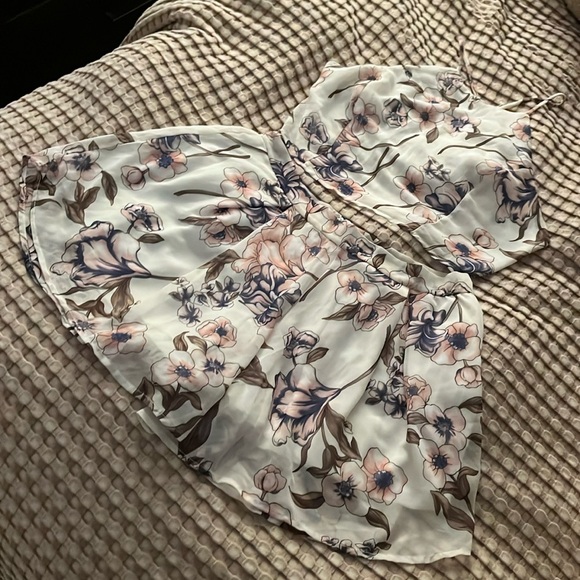 Floral Two piece set - Picture 4 of 7